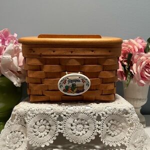 Longaberger Recipe Basket 1996 with plastic liner and blank recipe cards